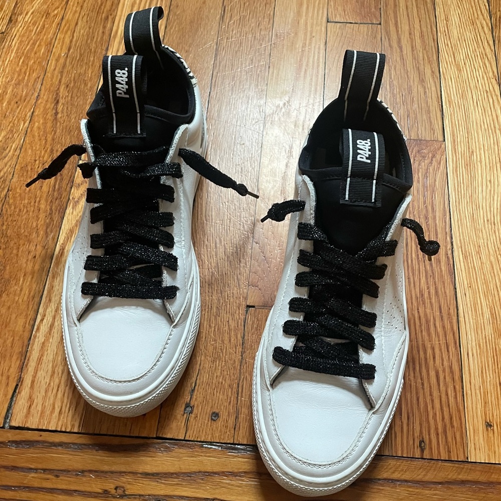 Like new Black & White P448 Sneakers